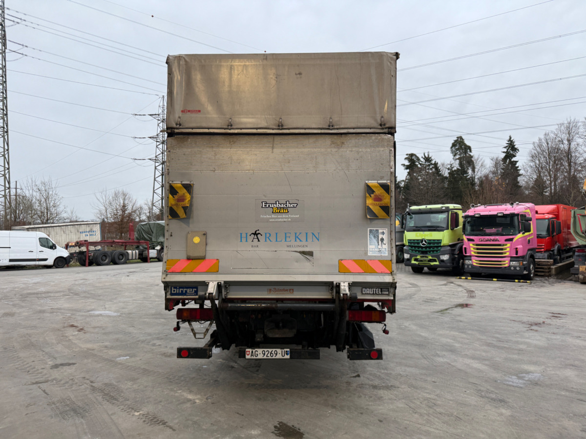 SCANIA 164 580 V8 4x2 - Ponyvás teherautó: 5 kép. SCANIA 164 580 V8 4x2 - Ponyvás teherautó: 5 kép.