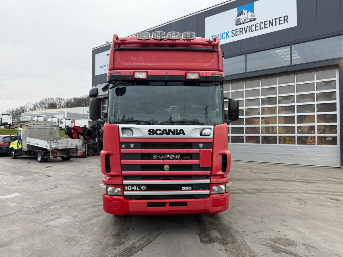 SCANIA 164 580 V8 4x2 - Ponyvás teherautó: 2 kép. SCANIA 164 580 V8 4x2 - Ponyvás teherautó: 2 kép.