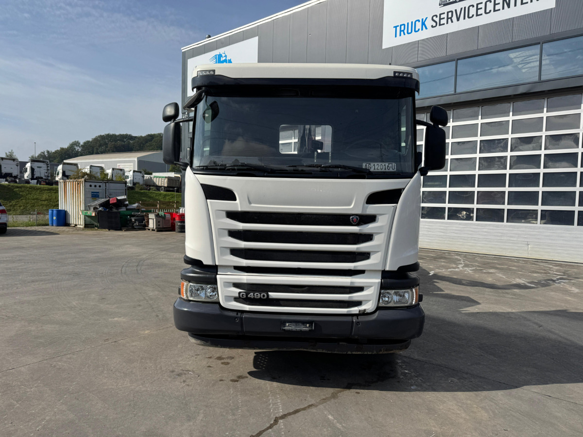 SCANIA G490 10x4 Hiab 26T - Horgos rakodó teherautó: 2 kép. SCANIA G490 10x4 Hiab 26T - Horgos rakodó teherautó: 2 kép.
