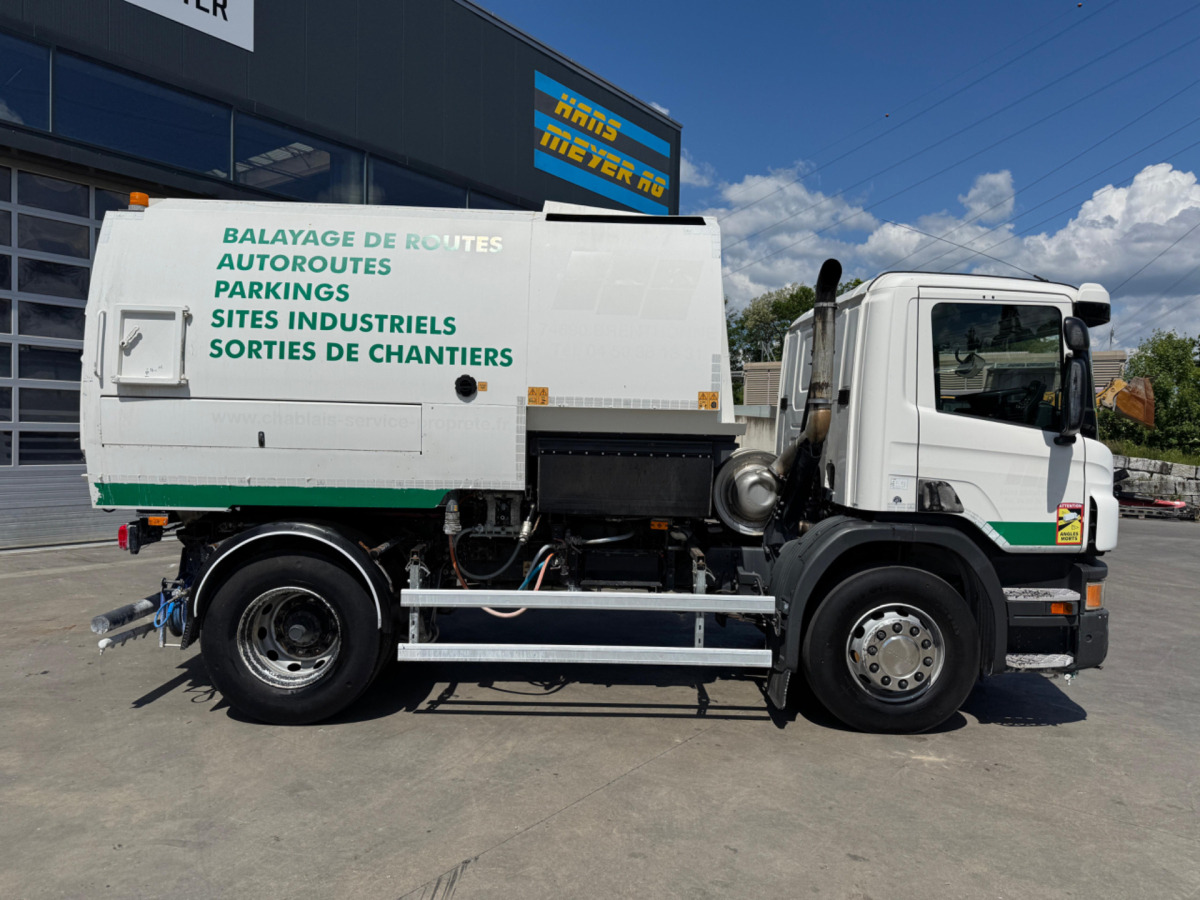 SCANIA P280 4x2 Wassertank - Tartályos teherautó: 4 kép. SCANIA P280 4x2 Wassertank - Tartályos teherautó: 4 kép.