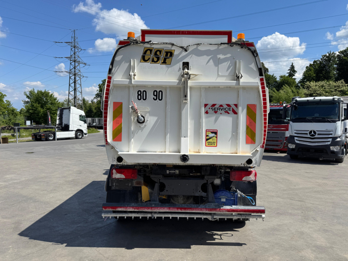 SCANIA P280 4x2 Wassertank - Tartályos teherautó: 5 kép. SCANIA P280 4x2 Wassertank - Tartályos teherautó: 5 kép.