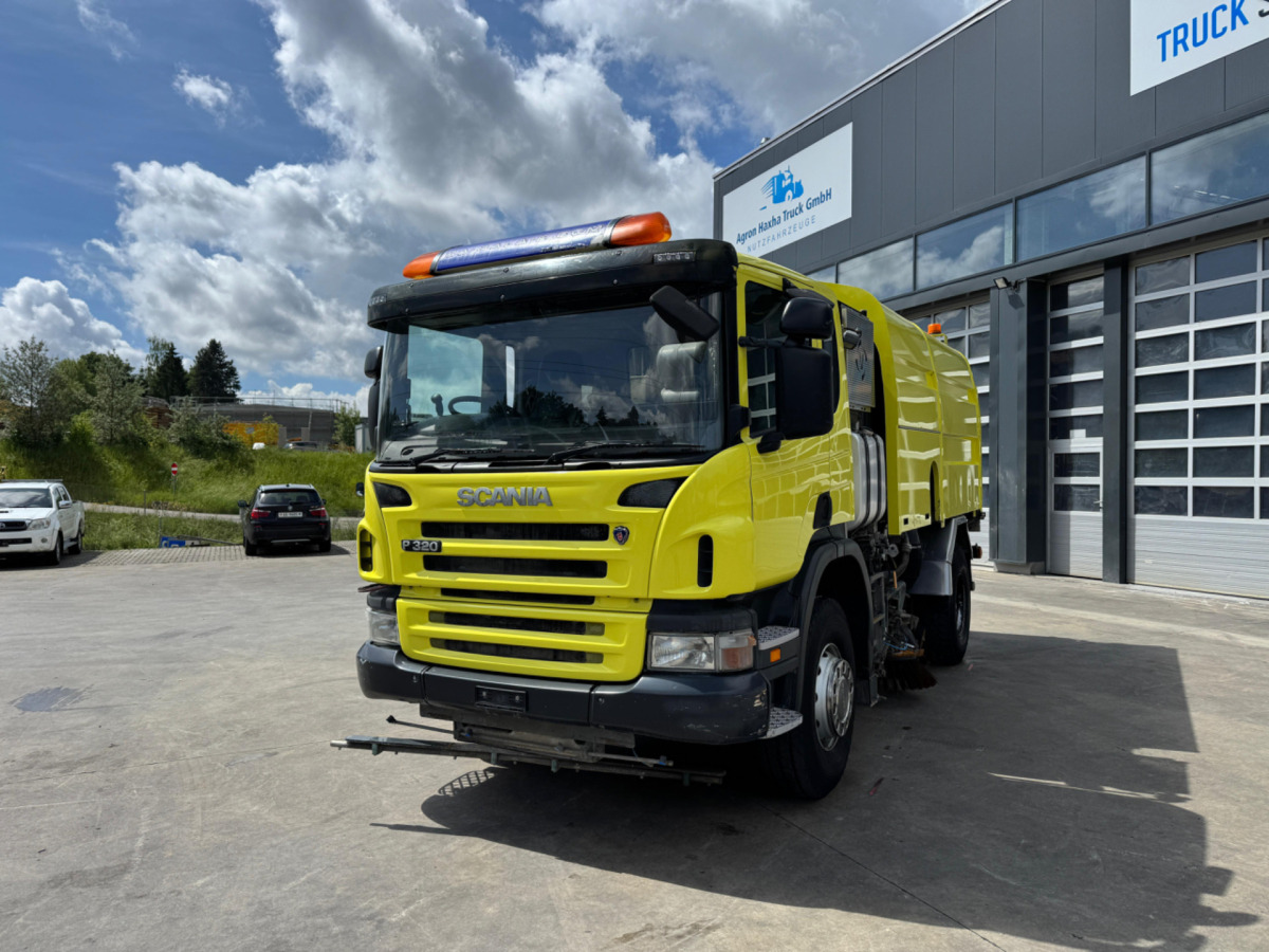SCANIA P320 4x2 Val-Air Kehrmaschine - Utcaseprő gép: 1 kép. SCANIA P320 4x2 Val-Air Kehrmaschine - Utcaseprő gép: 1 kép.
