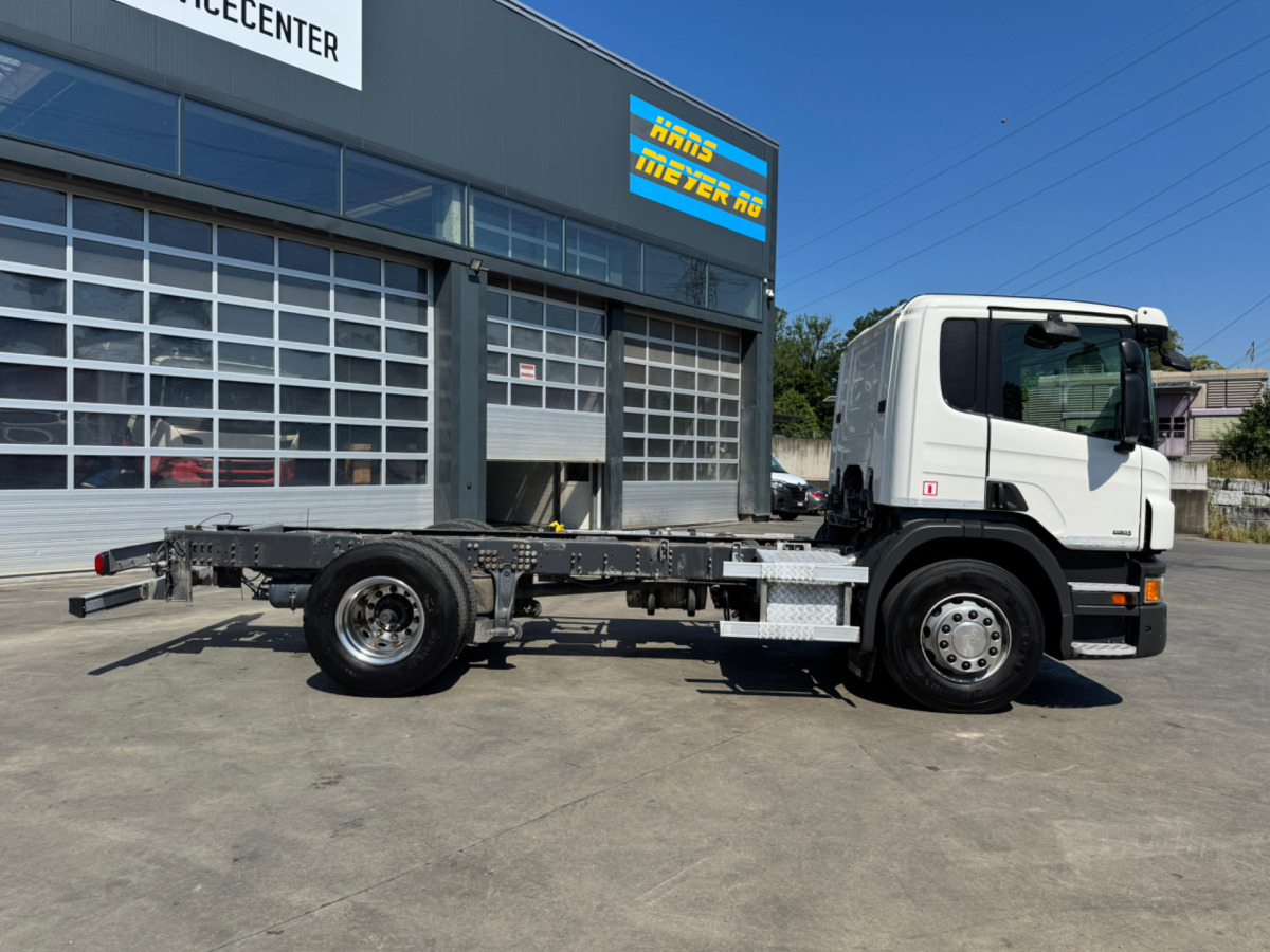 SCANIA P400 4x2 Chassis - Alvaz teherautó: 4 kép. SCANIA P400 4x2 Chassis - Alvaz teherautó: 4 kép.