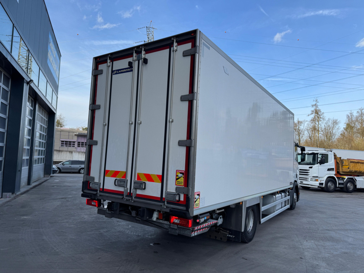 SCANIA R450 4x2 Isotherm - Dobozos felépítményű teherautó: 5 kép. SCANIA R450 4x2 Isotherm - Dobozos felépítményű teherautó: 5 kép.