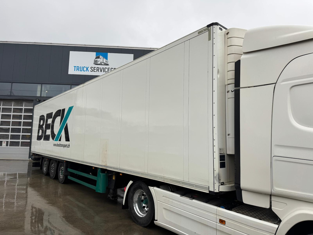 SCHMITZ CARGOBULL SKO24 Carrier Vector 1950 Bi-Temp - Félpótkocsi hűtős: 2 kép. SCHMITZ CARGOBULL SKO24 Carrier Vector 1950 Bi-Temp - Félpótkocsi hűtős: 2 kép.