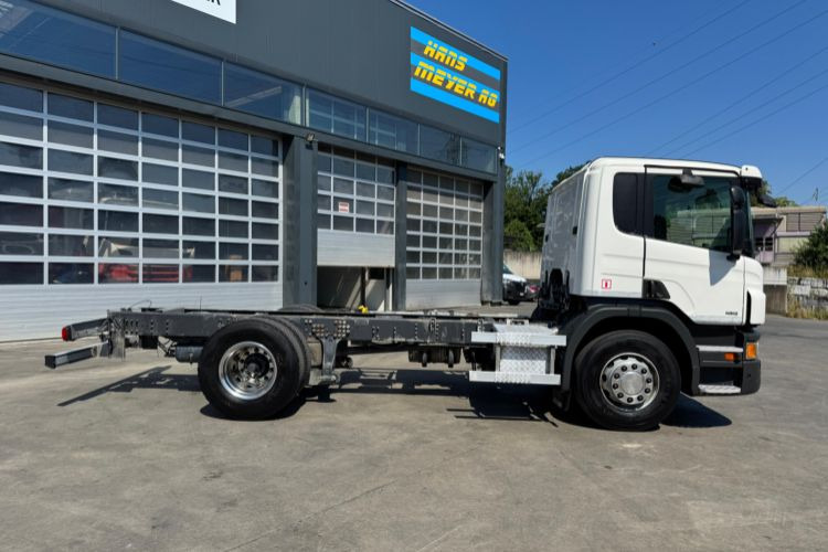 Scania P400 4x2 Chassis - Alvaz teherautó: 4 kép. Scania P400 4x2 Chassis - Alvaz teherautó: 4 kép.