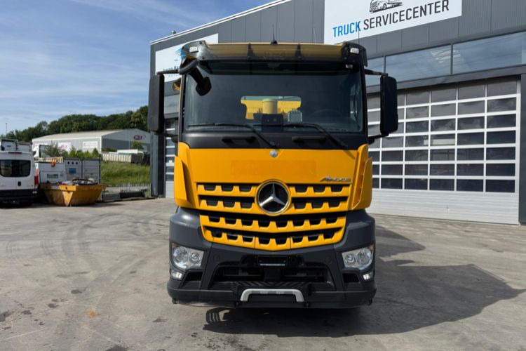 Mercedes-Benz Arocs 4448 Moser 20m3 - Teherautó: 3 kép. Mercedes-Benz Arocs 4448 Moser 20m3 - Teherautó: 3 kép.