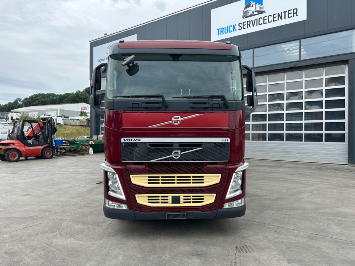 VOLVO FH-420 4x2 LBW - Ponyvás teherautó: 2 kép. VOLVO FH-420 4x2 LBW - Ponyvás teherautó: 2 kép.