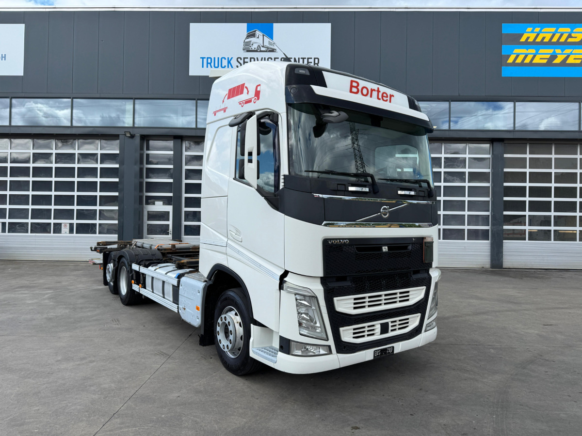 VOLVO FH-460 6x2 LBW - Cserefelépítményes teherautó: 3 kép. VOLVO FH-460 6x2 LBW - Cserefelépítményes teherautó: 3 kép.