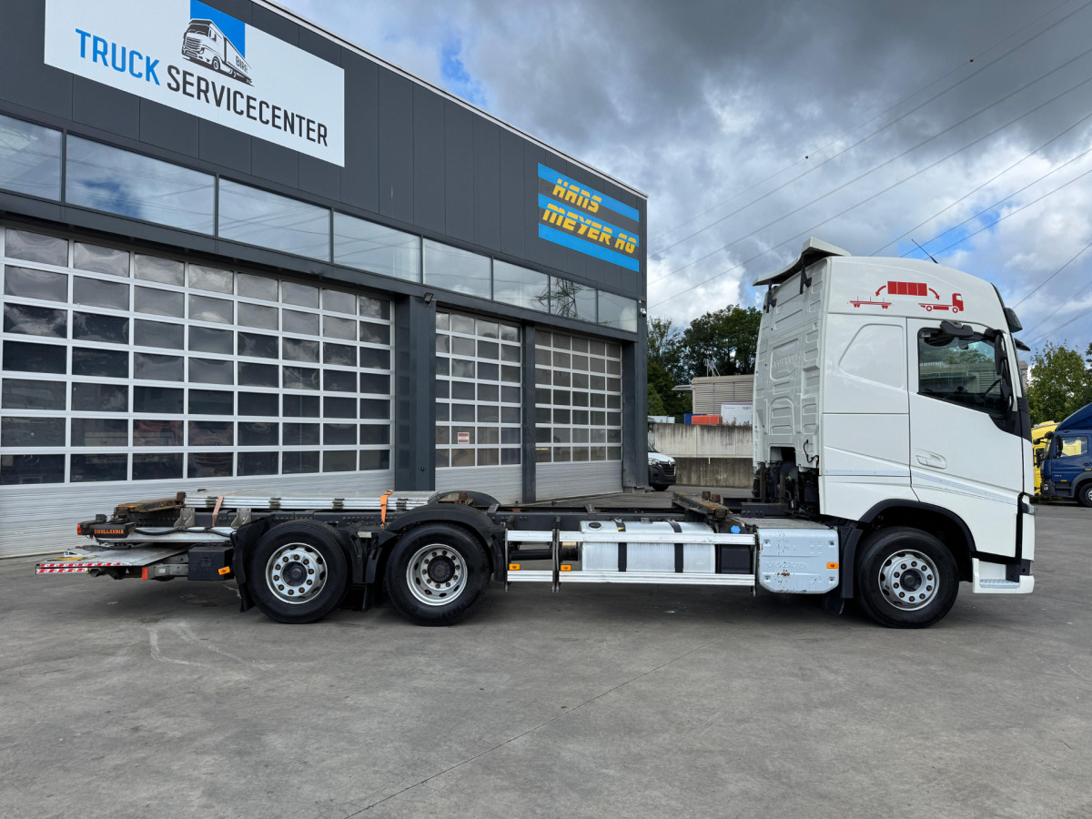 VOLVO FH-460 6x2 LBW - Cserefelépítményes teherautó: 4 kép. VOLVO FH-460 6x2 LBW - Cserefelépítményes teherautó: 4 kép.