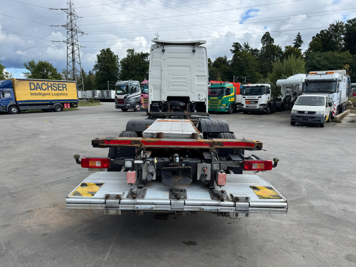 VOLVO FH-460 6x2 LBW - Cserefelépítményes teherautó: 5 kép. VOLVO FH-460 6x2 LBW - Cserefelépítményes teherautó: 5 kép.