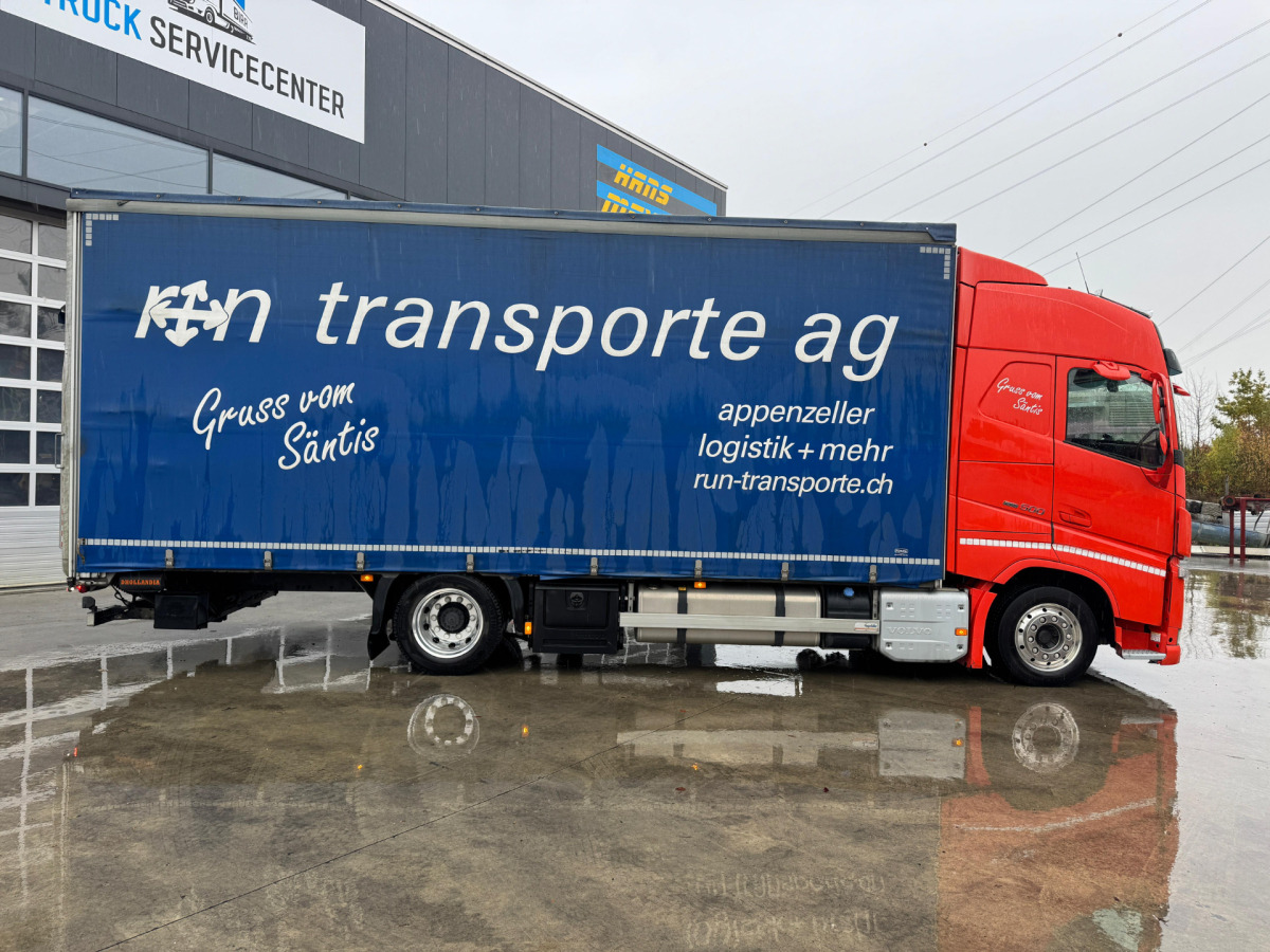 VOLVO FH-500 4x2 3-Meter Innenhöhe - Ponyvás teherautó: 4 kép. VOLVO FH-500 4x2 3-Meter Innenhöhe - Ponyvás teherautó: 4 kép.