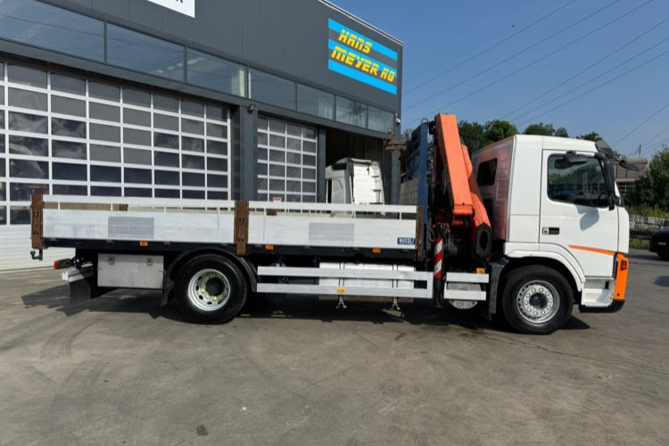 Volvo FM-300 4x2 Palfinger 16502-5 - Darus autó: 5 kép. Volvo FM-300 4x2 Palfinger 16502-5 - Darus autó: 5 kép.