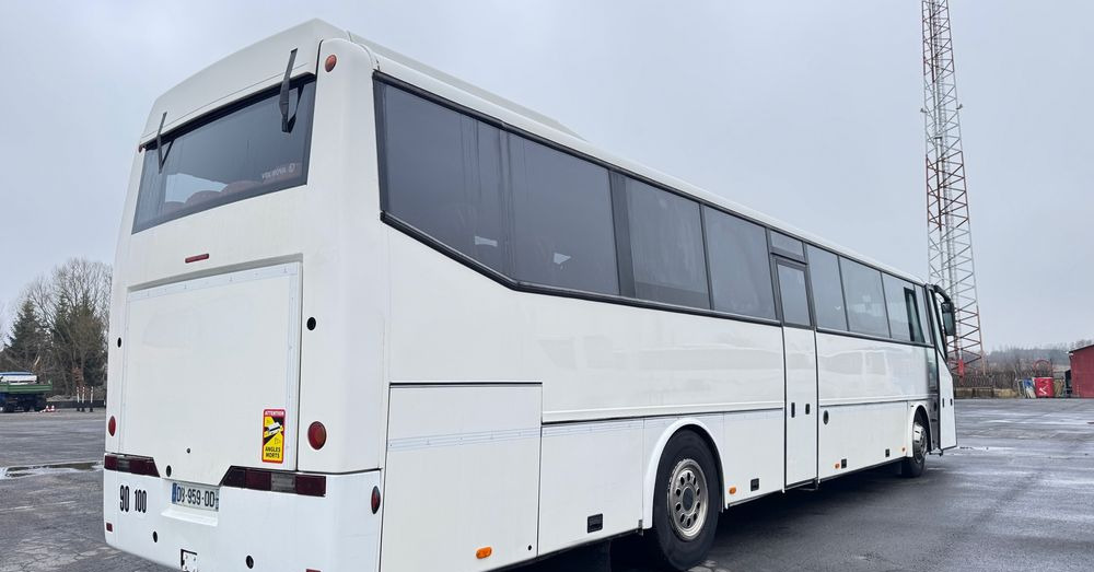 Bova FLD127 Futura / 13m / Klima / 65 miejsc / Cena 63500 zł netto - Helyközi busz: 3 kép. Bova FLD127 Futura / 13m / Klima / 65 miejsc / Cena 63500 zł netto - Helyközi busz: 3 kép.