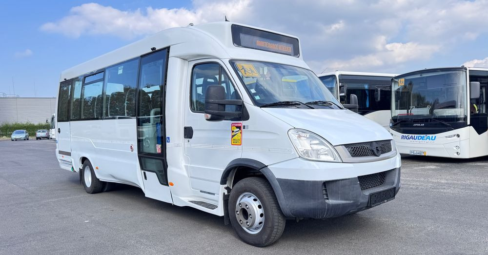 Irisbus Iveco / DURISOTTI / -28miejsc /euro5/ mała klima / winda / 114000 zł netto - Minibusz, Kisbusz: 1 kép. Irisbus Iveco / DURISOTTI / -28miejsc /euro5/ mała klima / winda / 114000 zł netto - Minibusz, Kisbusz: 1 kép.