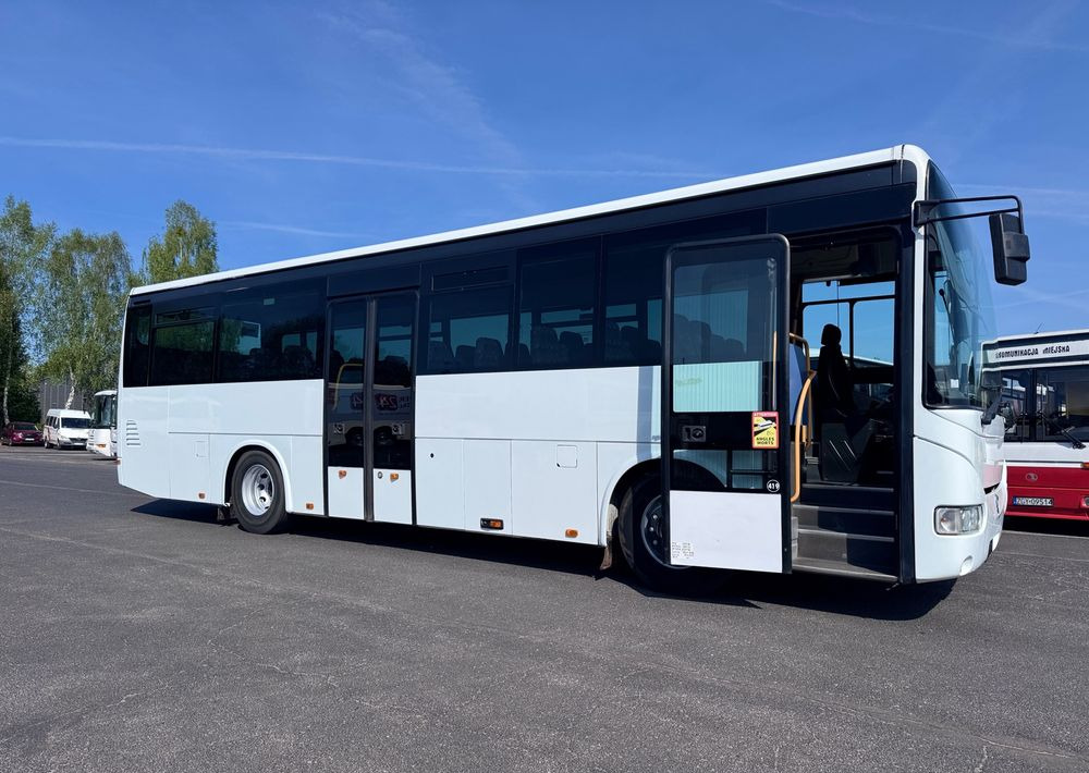 Irisbus KRÓTKI 10,5 metra /Crossway / 46 miejsc/ CENA: 89000zł netto - Helyközi busz: 1 kép. Irisbus KRÓTKI 10,5 metra /Crossway / 46 miejsc/ CENA: 89000zł netto - Helyközi busz: 1 kép.