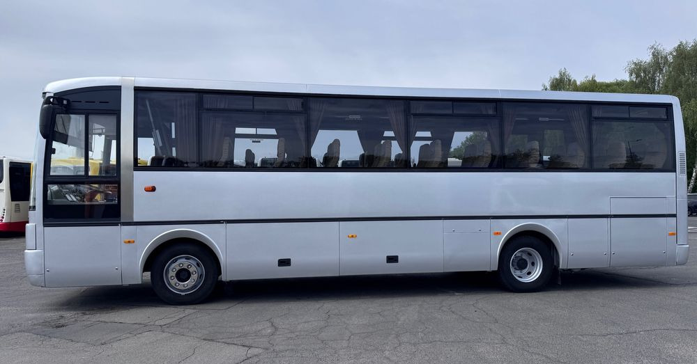 Irisbus Midirider /Midway / 42 miejsca / mały przebieg / Cena:86000 zł netto - Helyközi busz: 4 kép. Irisbus Midirider /Midway / 42 miejsca / mały przebieg / Cena:86000 zł netto - Helyközi busz: 4 kép.