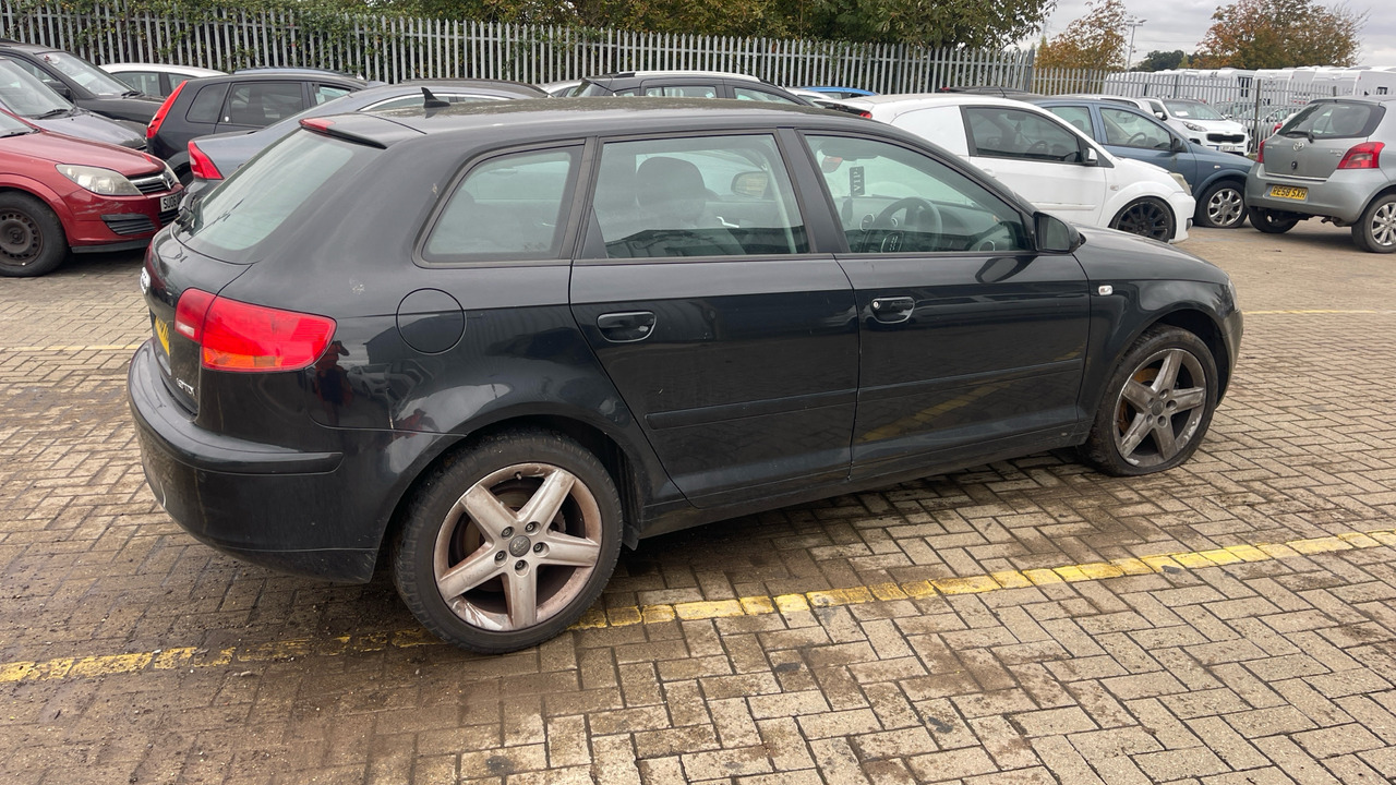 AUDI A3 1.9 TDI - Hatchback: 4 kép. AUDI A3 1.9 TDI - Hatchback: 4 kép.