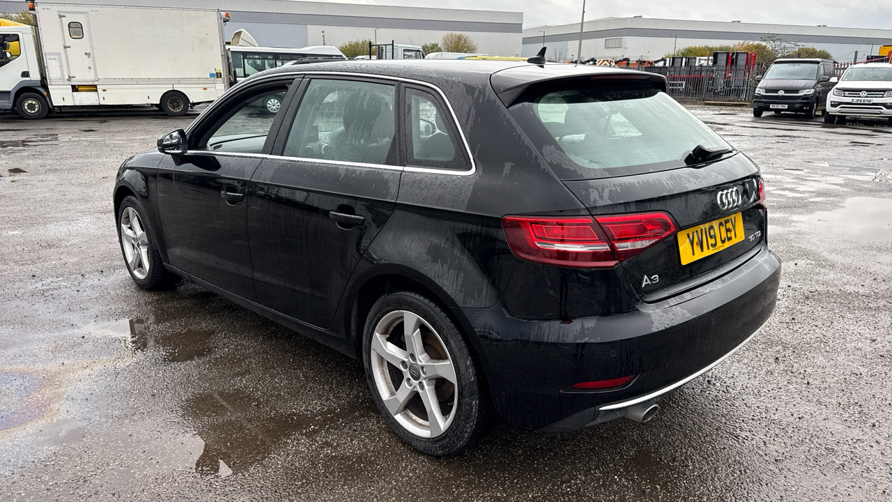 AUDI A3 30 TDI 116PS Sport S Tronic - Hatchback: 3 kép. AUDI A3 30 TDI 116PS Sport S Tronic - Hatchback: 3 kép.