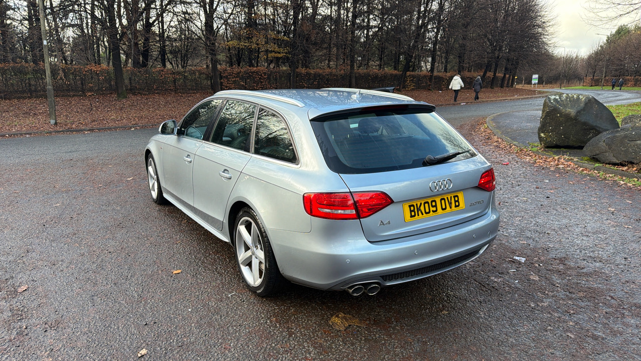 AUDI A4 2.0 TDI 143PS - Kombi: 3 kép. AUDI A4 2.0 TDI 143PS - Kombi: 3 kép.