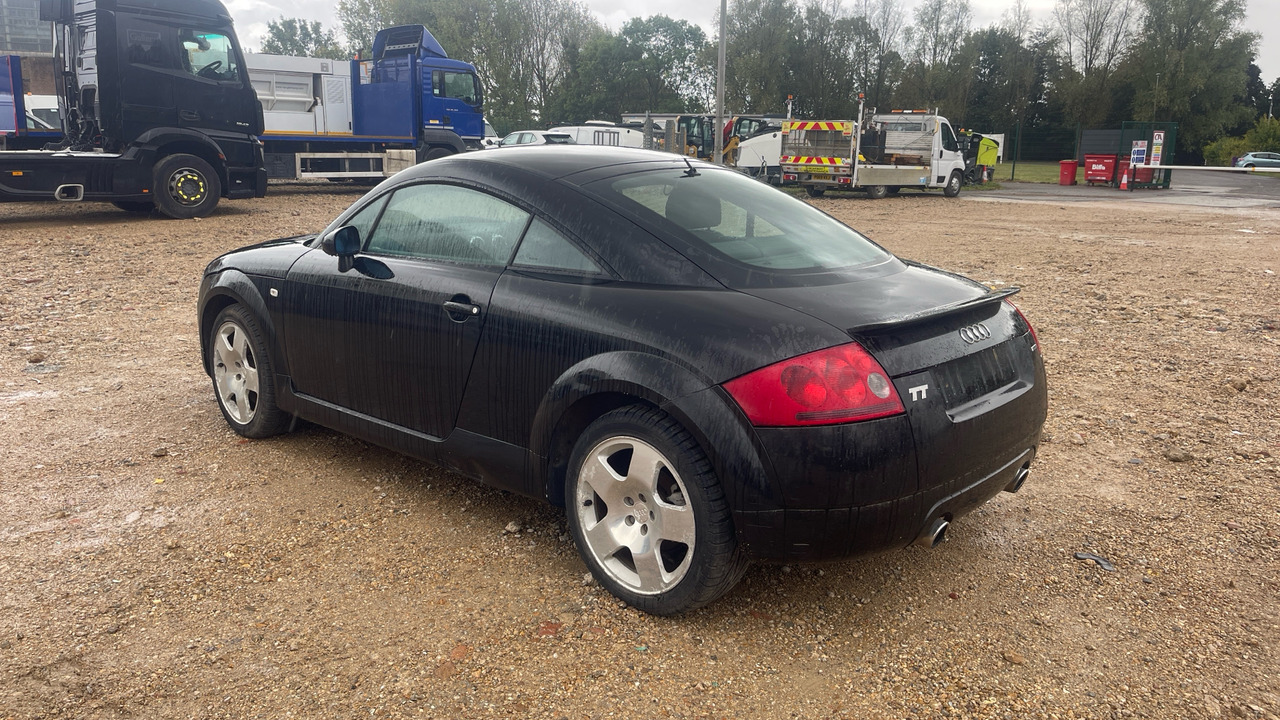 AUDI TT - Autó: 3 kép. AUDI TT - Autó: 3 kép.