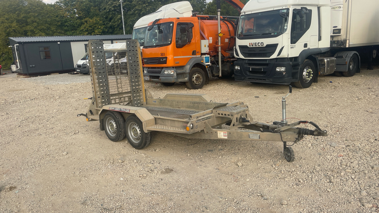 BRIAN JAMES CARGO DIGGER T-02-T - Gépszállító utánfutó: 1 kép. BRIAN JAMES CARGO DIGGER T-02-T - Gépszállító utánfutó: 1 kép.