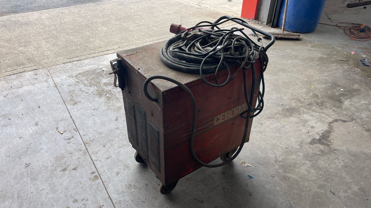 CEBORA PROF 120, PLASMA CUTTER, ELECTRIC, 3PHASE (UNTESTED) - Építőipari berendezések: 1 kép. CEBORA PROF 120, PLASMA CUTTER, ELECTRIC, 3PHASE (UNTESTED) - Építőipari berendezések: 1 kép.