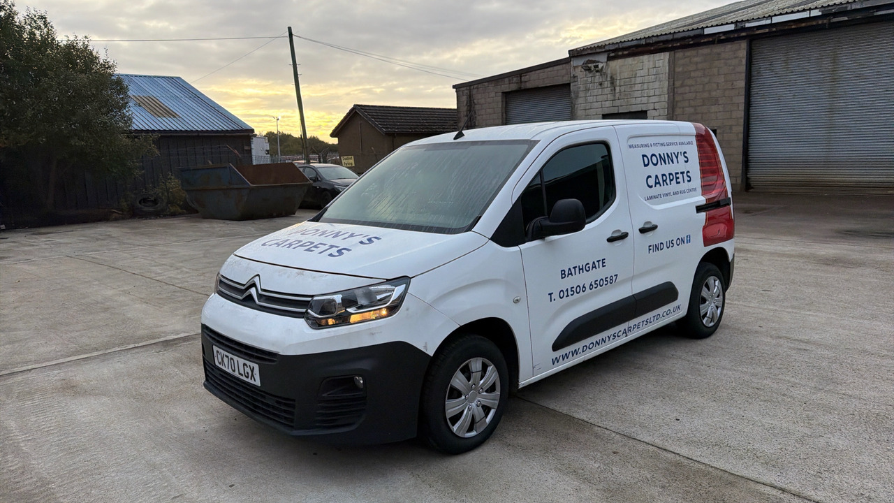 CITROEN BERLINGO 650 1.5 ENTERPROSE 75PS - Kis furgon: 2 kép. CITROEN BERLINGO 650 1.5 ENTERPROSE 75PS - Kis furgon: 2 kép.