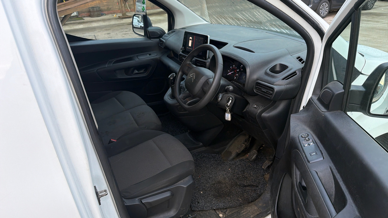 CITROEN BERLINGO 650 1.5 ENTERPROSE 75PS - Kis furgon: 5 kép. CITROEN BERLINGO 650 1.5 ENTERPROSE 75PS - Kis furgon: 5 kép.