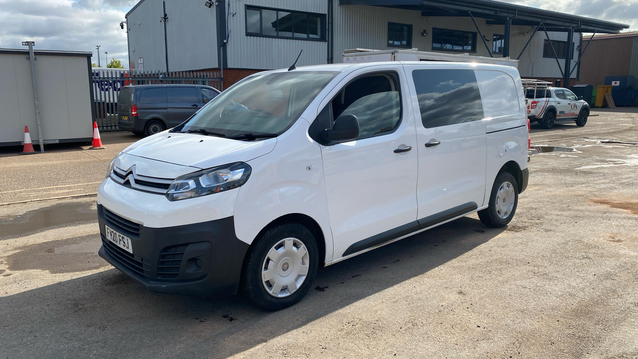 CITROEN DISPATCH 1400 2.0 BlueHDi 120PS Enterprise - Duplakabinos kisteherautó: 2 kép. CITROEN DISPATCH 1400 2.0 BlueHDi 120PS Enterprise - Duplakabinos kisteherautó: 2 kép.