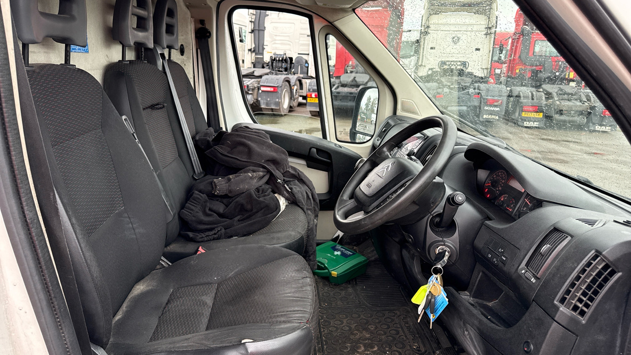 CITROEN RELAY 35 2.2 HDI 130PS - Furgon: 5 kép. CITROEN RELAY 35 2.2 HDI 130PS - Furgon: 5 kép.