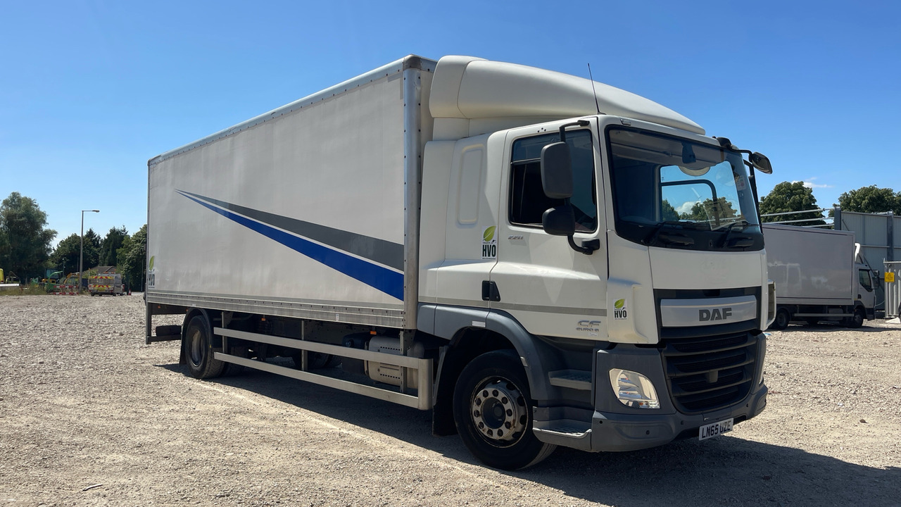 DAF CF 220 - Dobozos felépítményű teherautó: 1 kép. DAF CF 220 - Dobozos felépítményű teherautó: 1 kép.