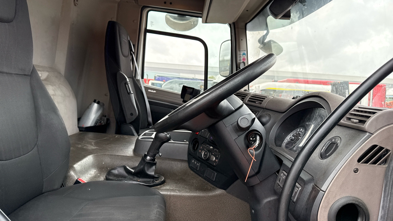 DAF CF 320 - Hűtős teherautó: 5 kép. DAF CF 320 - Hűtős teherautó: 5 kép.