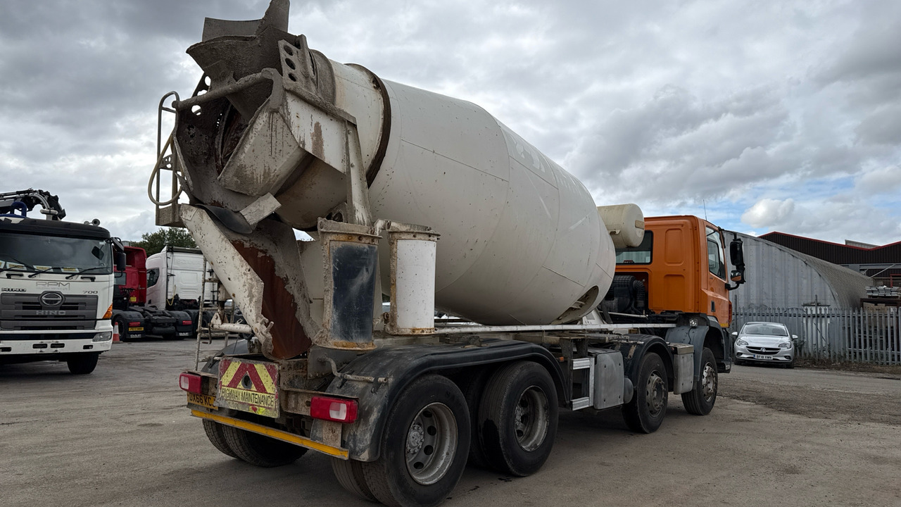 DAF CF 400 - Betonmixer: 4 kép. DAF CF 400 - Betonmixer: 4 kép.