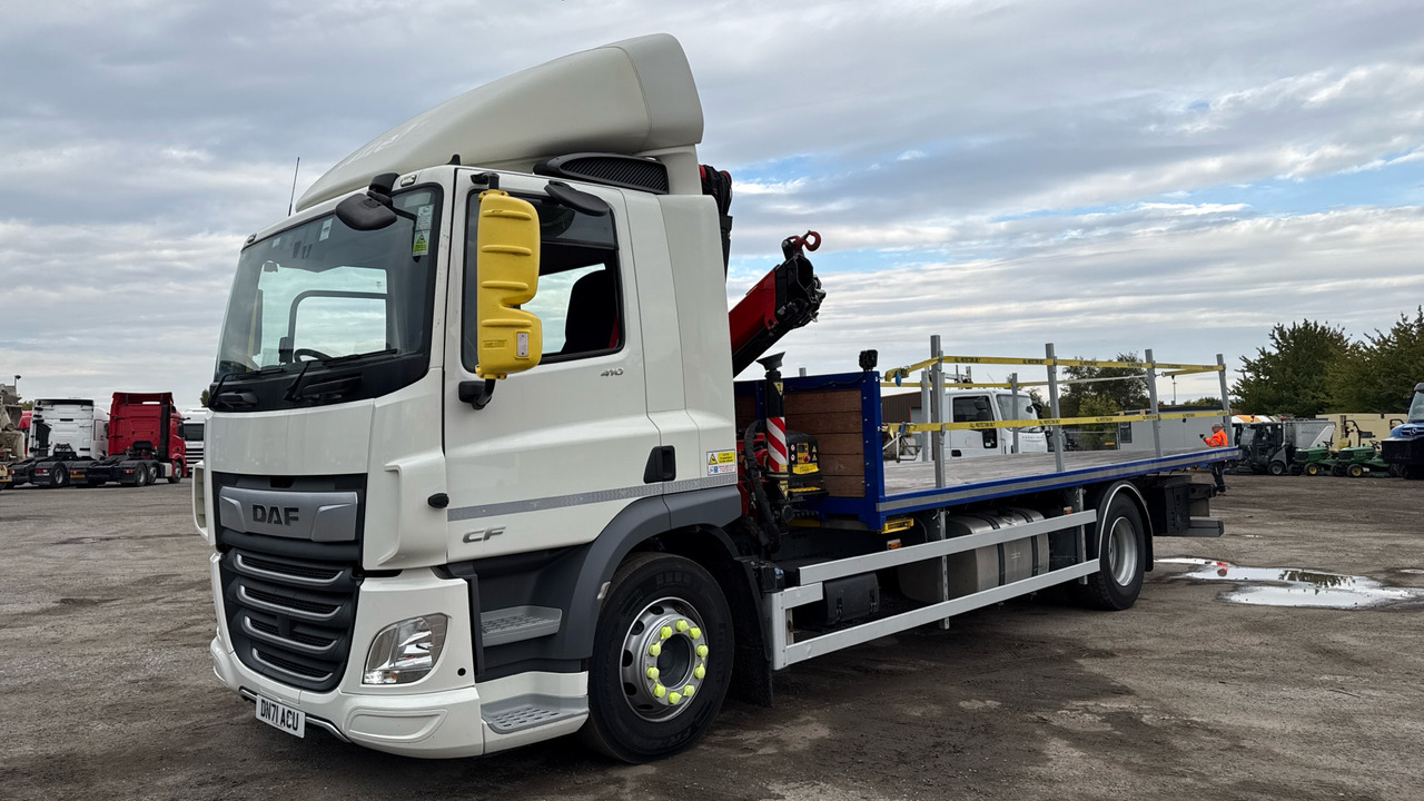 DAF CF 410 - Platós teherautó, Darus autó: 2 kép. DAF CF 410 - Platós teherautó, Darus autó: 2 kép.