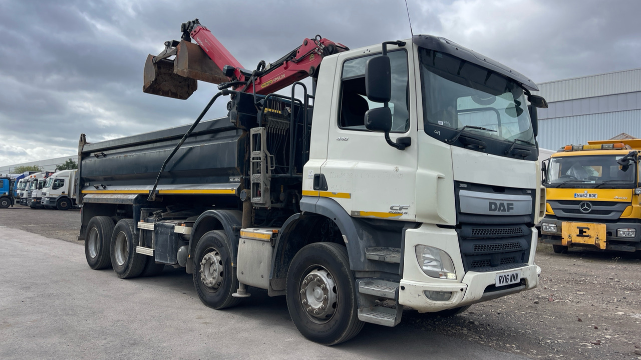 DAF CF 440 - Billenőplatós teherautó, Darus autó: 1 kép. DAF CF 440 - Billenőplatós teherautó, Darus autó: 1 kép.