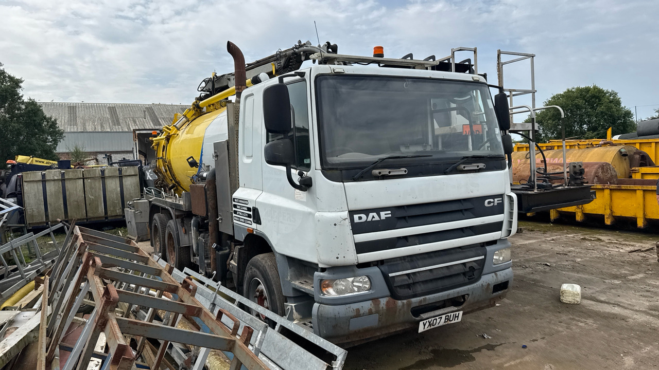 DAF CF 75.360 - Szippantós autó: 2 kép. DAF CF 75.360 - Szippantós autó: 2 kép.