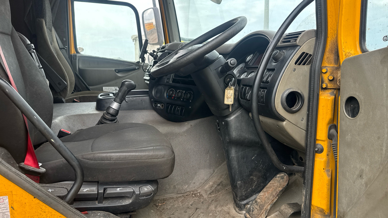 DAF CF 85.360 - Szippantós autó: 5 kép. DAF CF 85.360 - Szippantós autó: 5 kép.