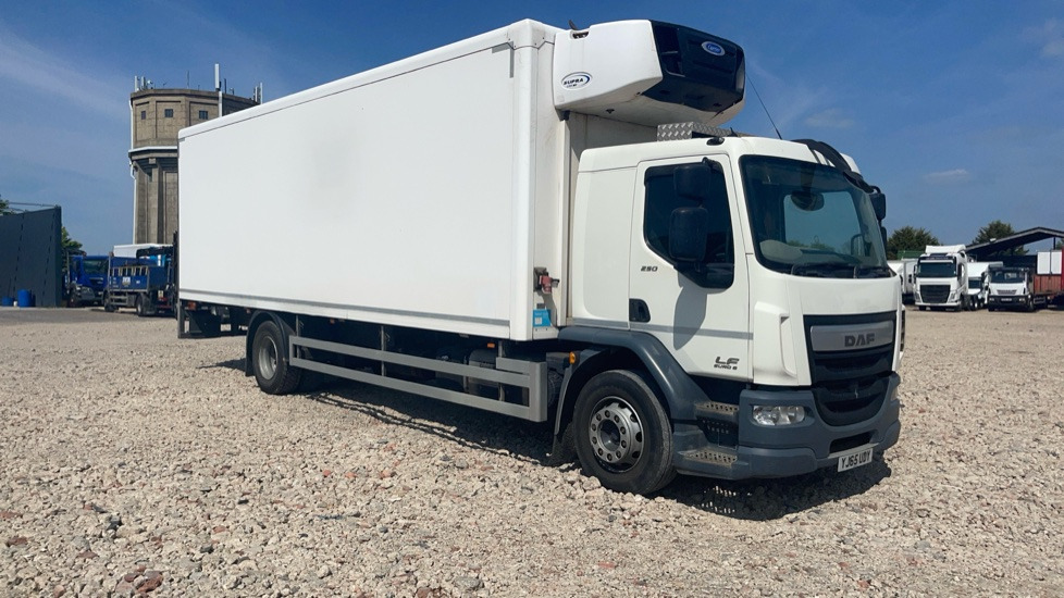 DAF LF 250 EURO 6 18 TONNE - Hűtős teherautó: 1 kép. DAF LF 250 EURO 6 18 TONNE - Hűtős teherautó: 1 kép.