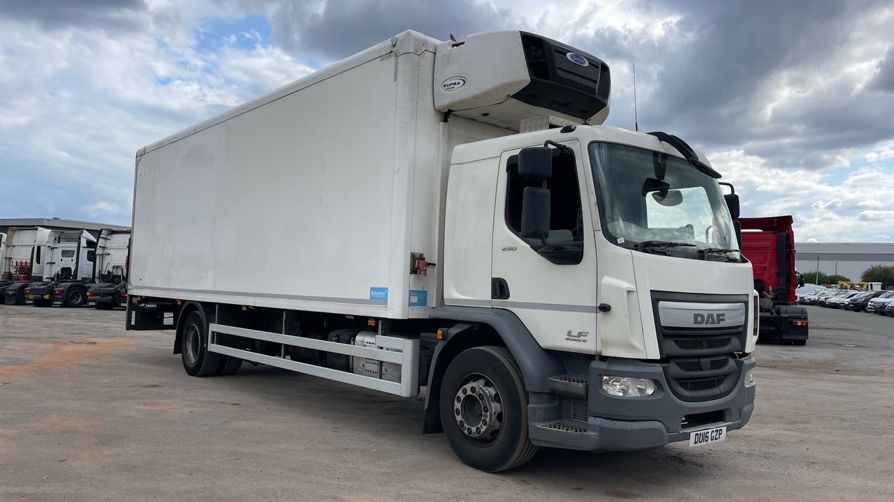 DAF LF 250 - Hűtős teherautó: 1 kép. DAF LF 250 - Hűtős teherautó: 1 kép.