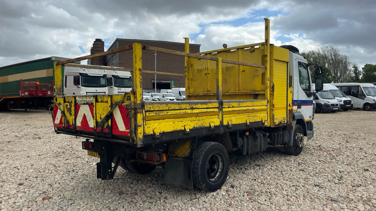 DAF LF 45.180 - Platós teherautó: 4 kép. DAF LF 45.180 - Platós teherautó: 4 kép.