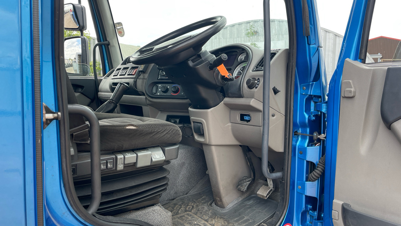 DAF LF 45.210 - Platós teherautó, Darus autó: 5 kép. DAF LF 45.210 - Platós teherautó, Darus autó: 5 kép.