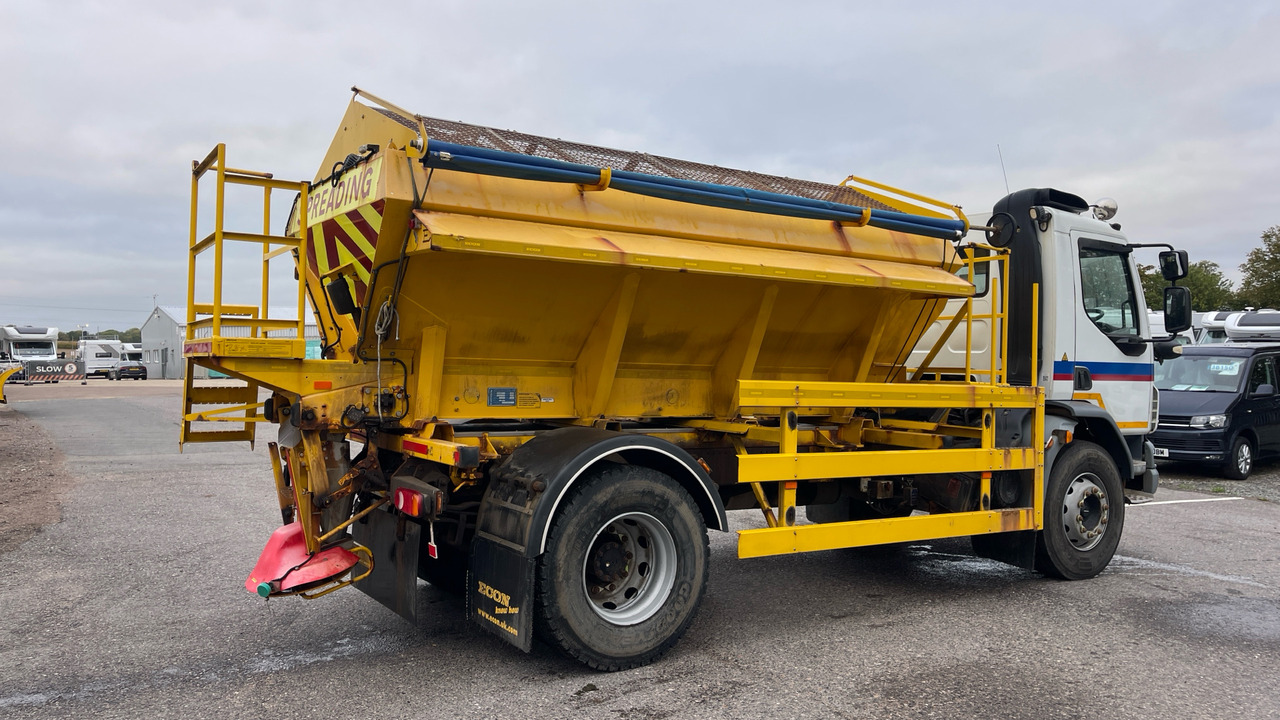 DAF LF 55.22 - Hóeltakarító gép: 4 kép. DAF LF 55.22 - Hóeltakarító gép: 4 kép.