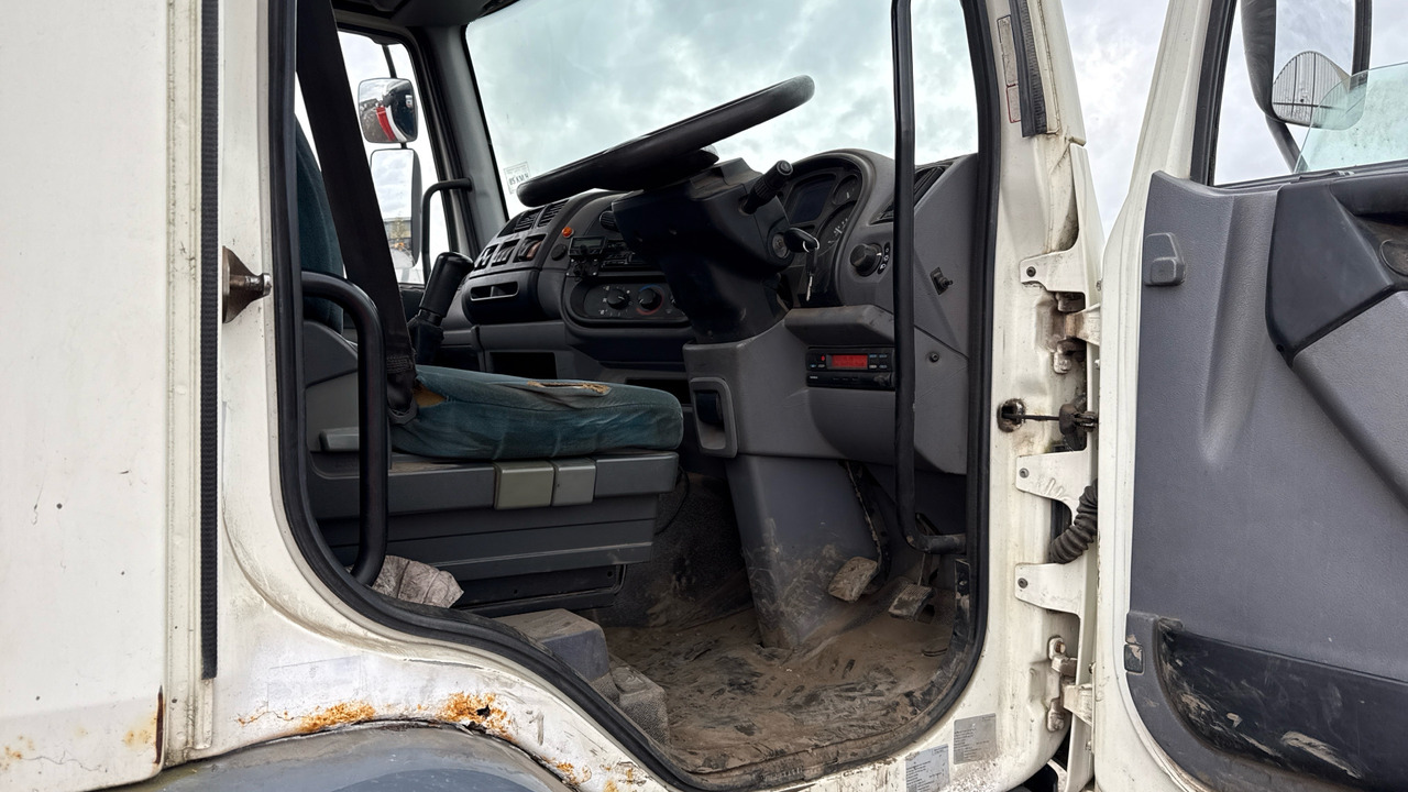 DAF LF 55.220 - Platós teherautó, Darus autó: 5 kép. DAF LF 55.220 - Platós teherautó, Darus autó: 5 kép.