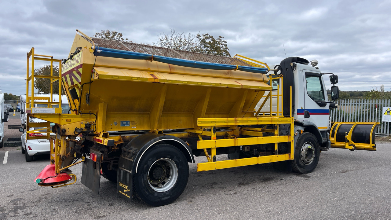 DAF LF 55.220 - Hóeltakarító gép: 4 kép. DAF LF 55.220 - Hóeltakarító gép: 4 kép.