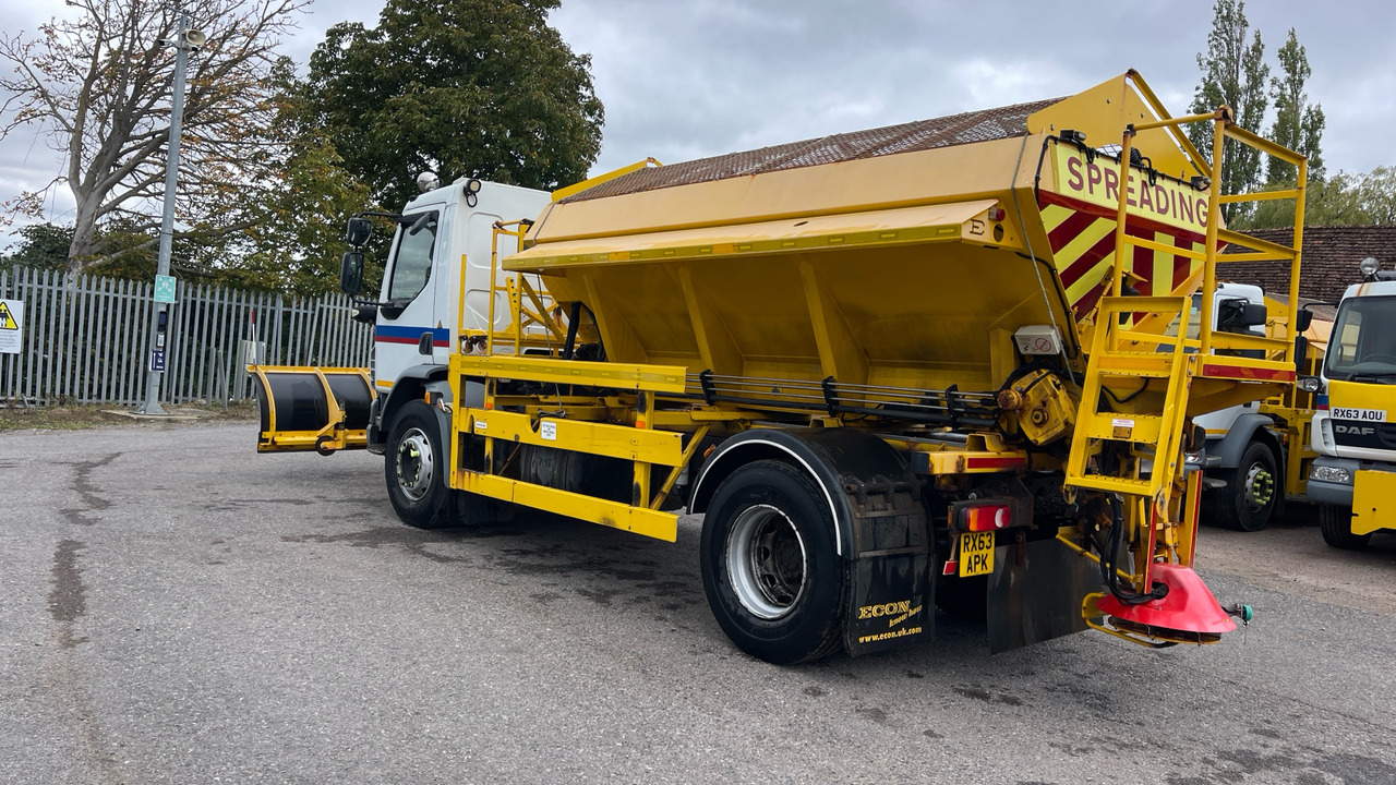 DAF LF 55.220 - Hóeltakarító gép: 3 kép. DAF LF 55.220 - Hóeltakarító gép: 3 kép.