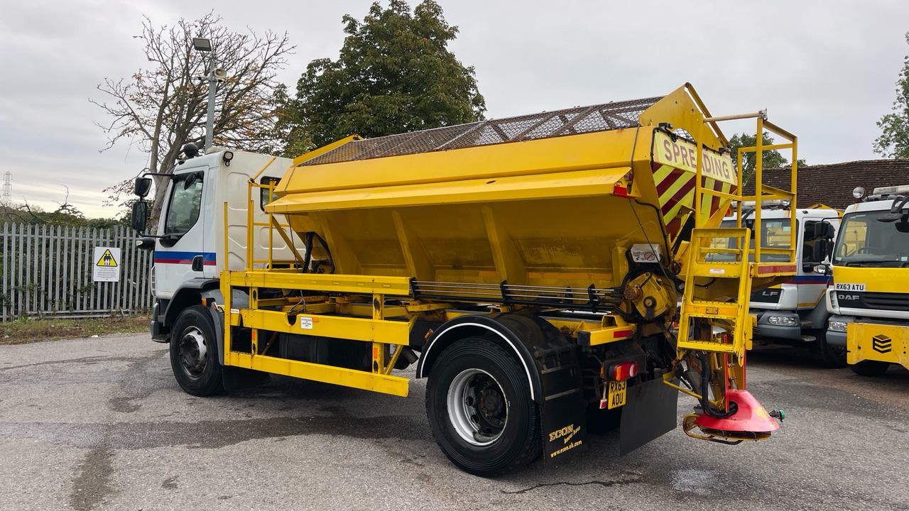 DAF LF 55.220 - Hóeltakarító gép: 3 kép. DAF LF 55.220 - Hóeltakarító gép: 3 kép.