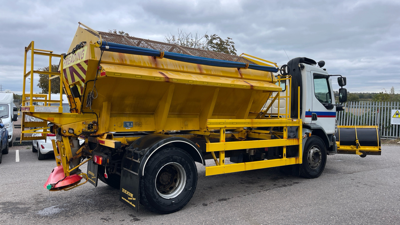 DAF LF 55.220 - Hóeltakarító gép: 4 kép. DAF LF 55.220 - Hóeltakarító gép: 4 kép.