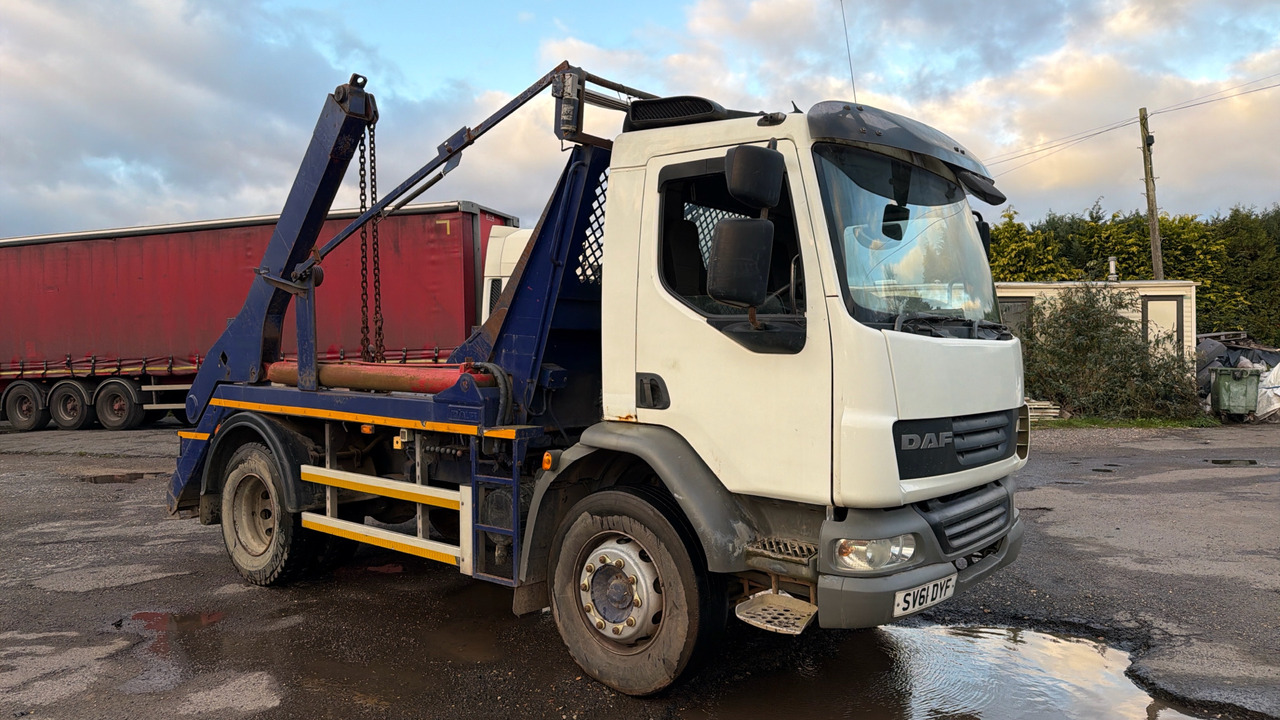 DAF LF 55.250 - Konténerszállító: 1 kép. DAF LF 55.250 - Konténerszállító: 1 kép.