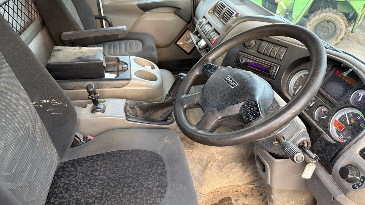 DAF LF 55.250 - Konténerszállító: 5 kép. DAF LF 55.250 - Konténerszállító: 5 kép.